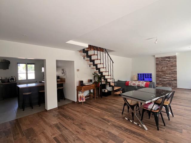 Maison 5 pièces 180 m²