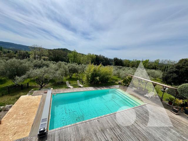 Maison 5 pièces 180 m²