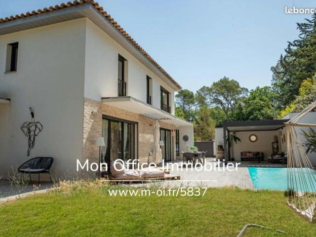 Maison 5 pièces 180 m²