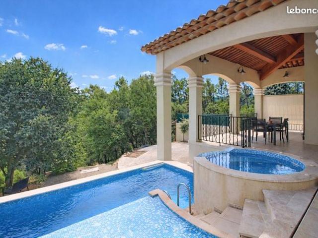 Maison 5 pièces 180 m²