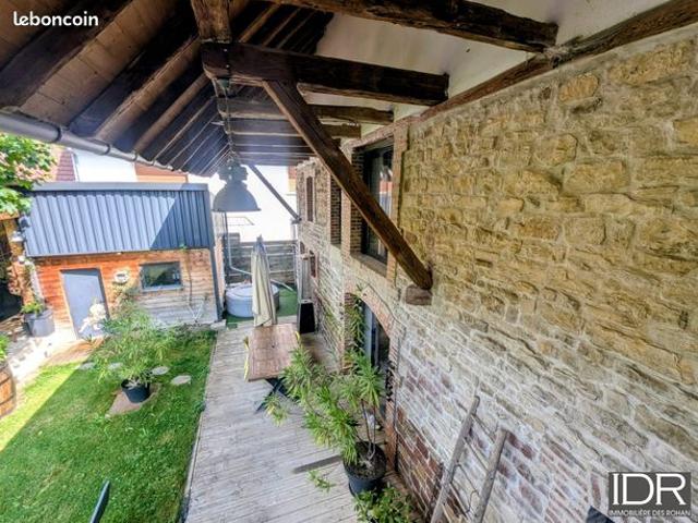 Maison 5 pièces 180 m²