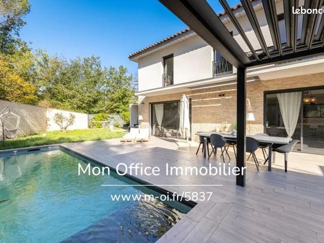 Maison 5 pièces 180 m²
