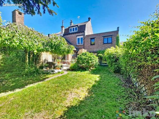 Maison 5 pièces 180 m²