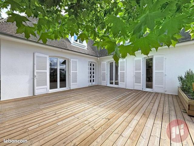 Maison 5 pièces 180 m²