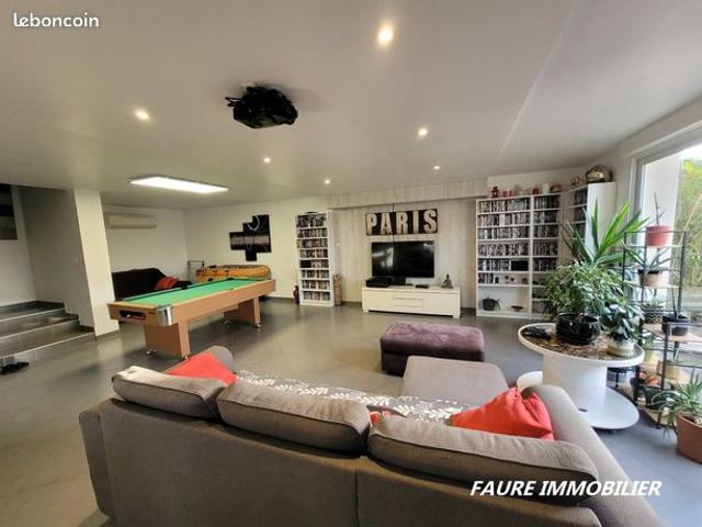 Maison 5 pièces 180 m²
