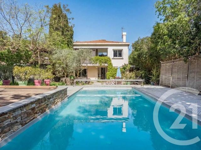 Maison 5 pièces 180 m²