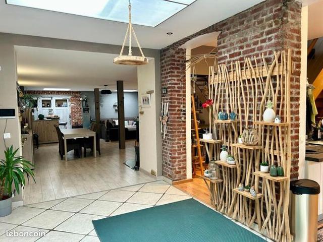 Maison 5 pièces 180 m²