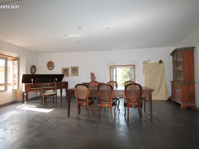 Maison 5 pièces 180 m²