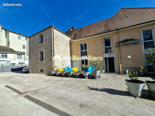 Maison 5 pièces 180 m²
