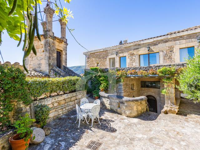 Maison 5 pièces 180 m²