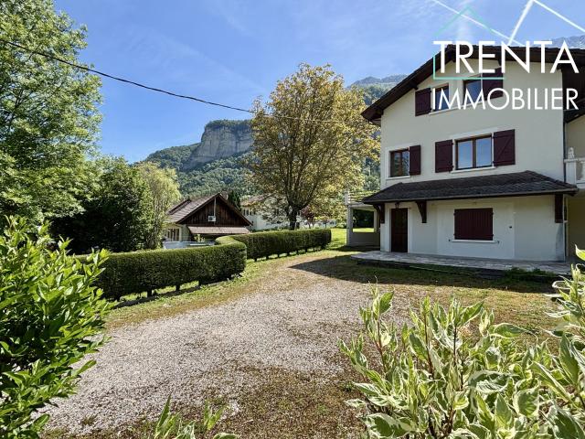 Maison 5 pièces 180 m²