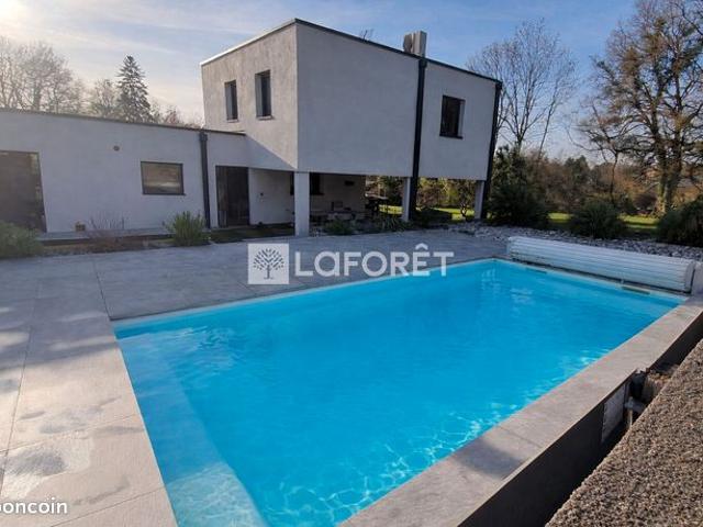 Maison 5 pièces 180 m²