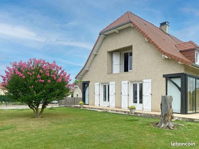 Maison 5 pièces 180 m²