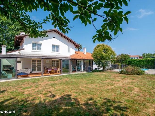 Maison 5 pièces 180 m²
