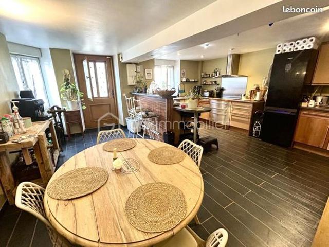 Maison 5 pièces 180 m²