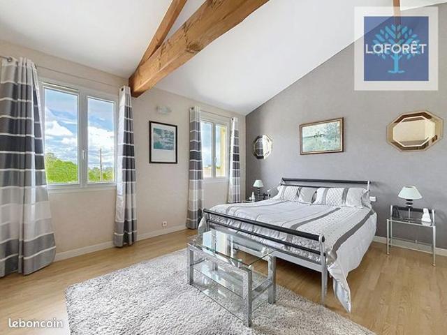 Maison 5 pièces 180 m²