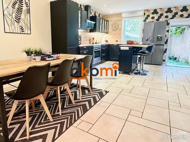 Maison 5 pièces 180 m²