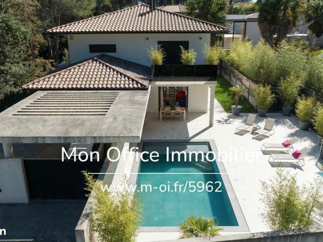 Maison 5 pièces 180 m²