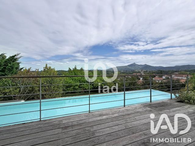 Maison 5 pièces 180 m²