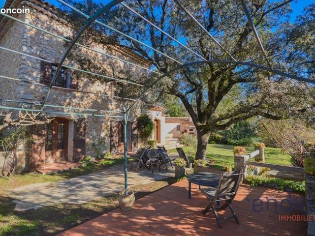Maison 5 pièces 180 m²
