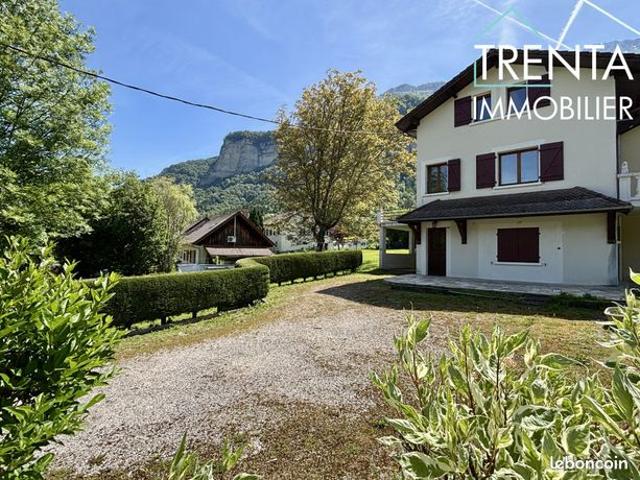 Maison 5 pièces 180 m²