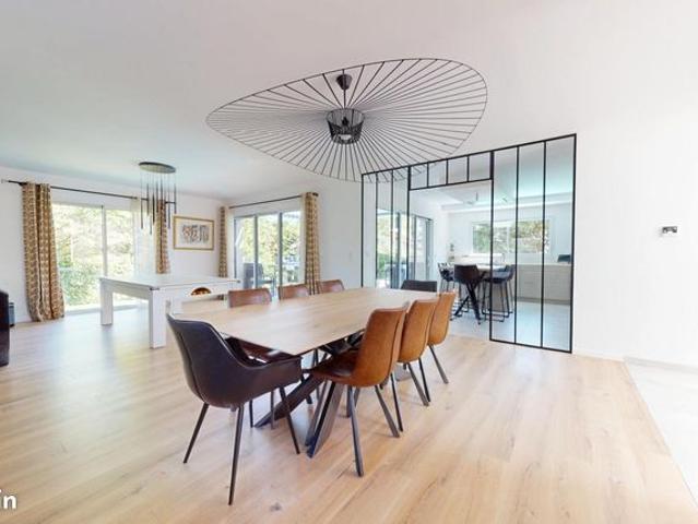 Maison 5 pièces 180 m²