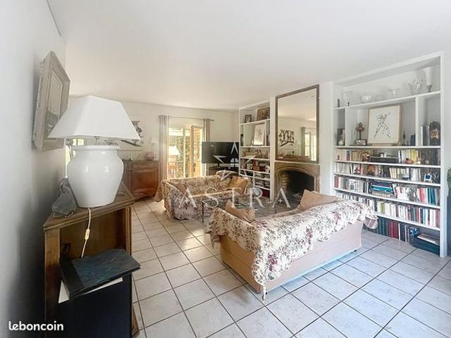 Maison 5 pièces 180 m²