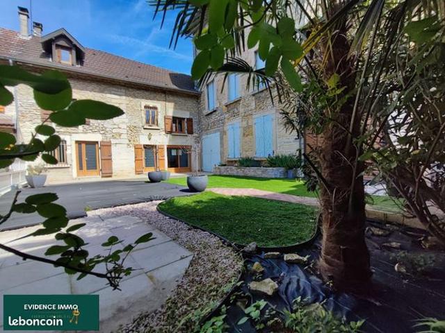 Maison 5 pièces 180 m²