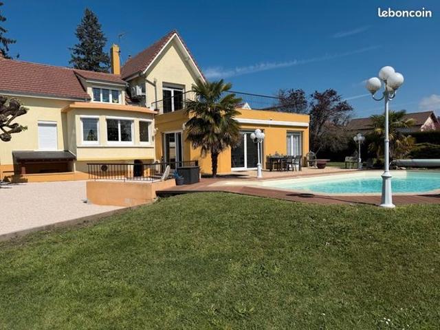 Maison 5 pièces 180 m²