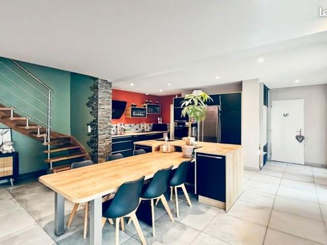 Maison 5 pièces 180 m²