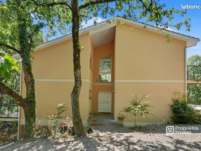 Maison 5 pièces 181 m²