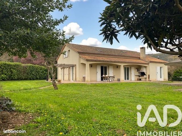 Maison familiale 5 pièces 181 m²