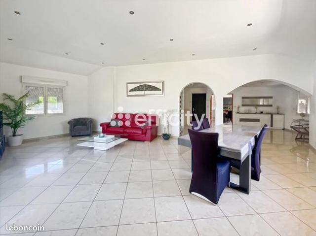 Maison 5 pièces 182 m²
