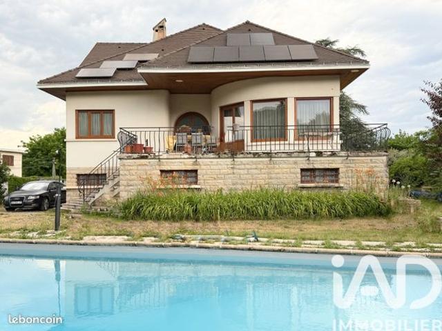 Maison 5 pièces 194 m²
