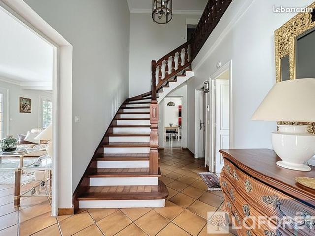 Maison 5 pièces 194 m²
