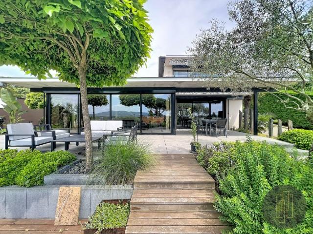 Maison 5 pièces 194 m²