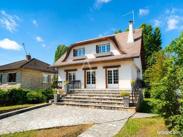 Maison 5 pièces 194 m²