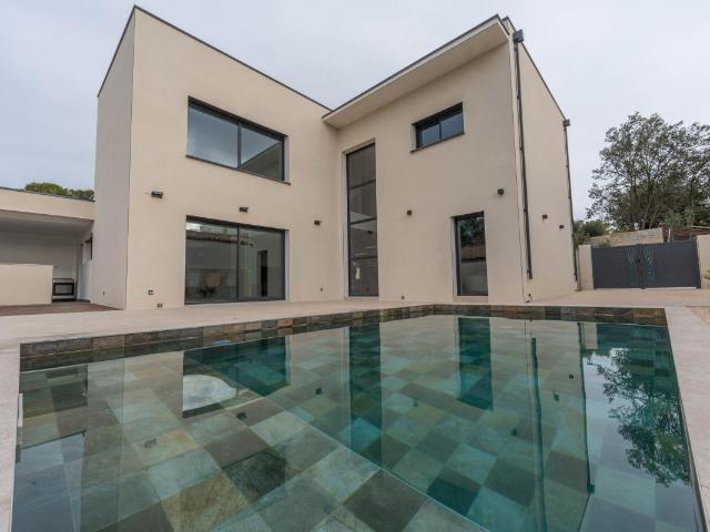 Maison 5 pièces 194 m²