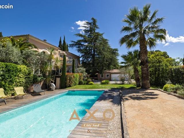 Maison 5 pièces 194 m²