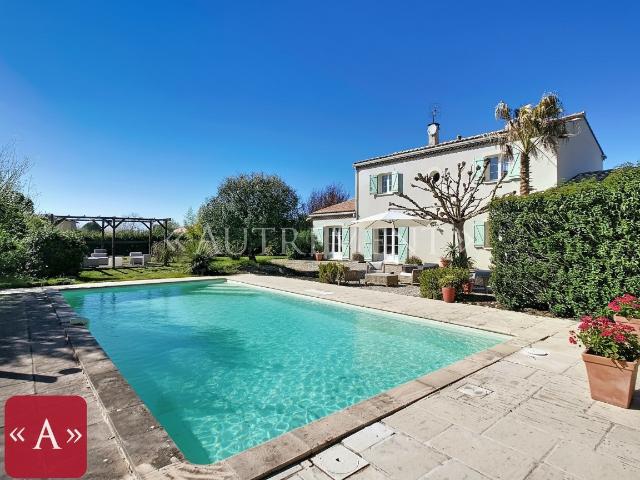 Maison 5 pièces 195 m²
