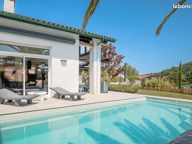 Maison 5 pièces 195 m²