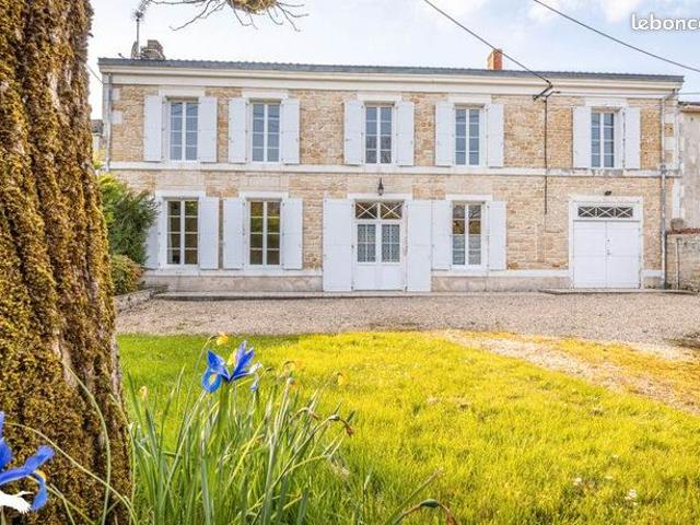Maison 5 pièces 195 m²