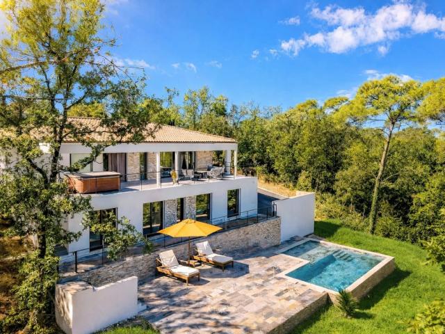Maison 5 pièces 195 m²