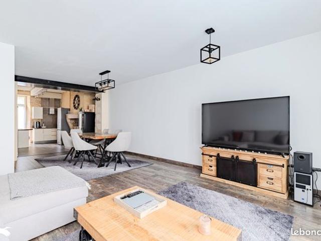 Maison 5 pièces 195 m²
