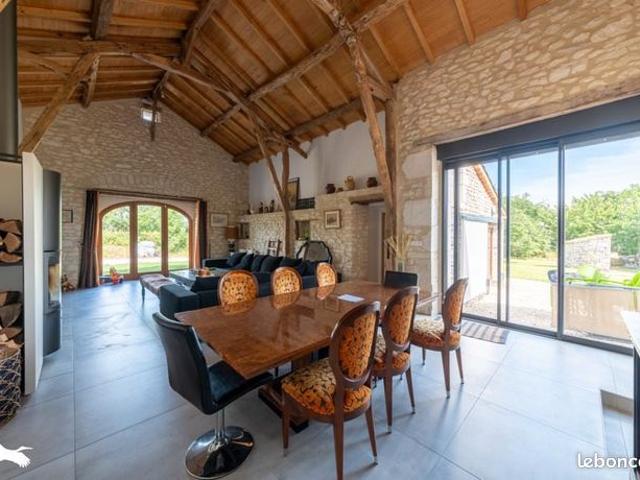 Maison 5 pièces 195 m²