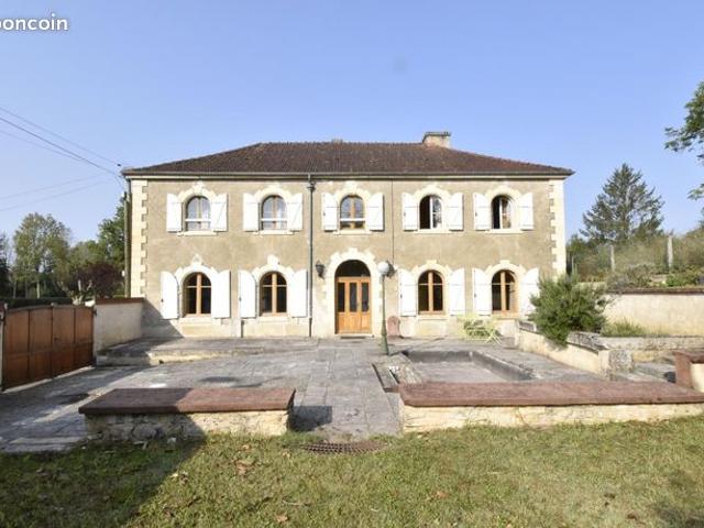 Maison 5 pièces 195 m²