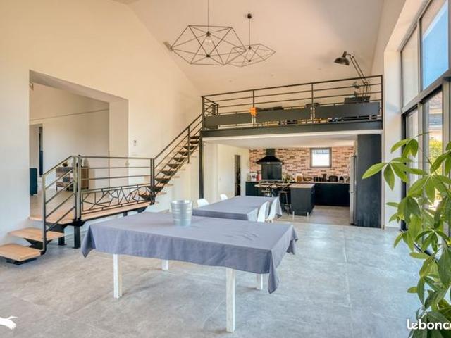 Maison 5 pièces 195 m²
