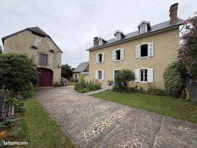 Maison 6 pièces 210 m²