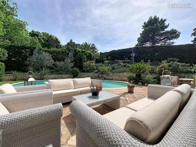 Maison 5 pièces 195 m²