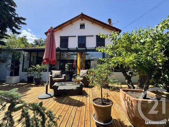 Maison 5 pièces 195 m²